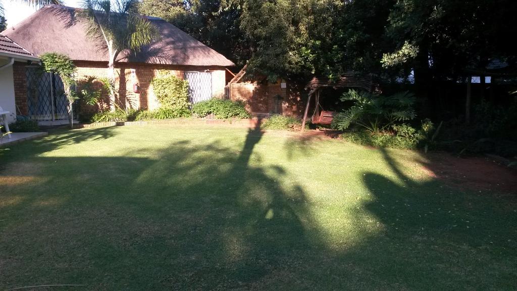 Willow Tree Guest House Kempton Park Bagian luar foto